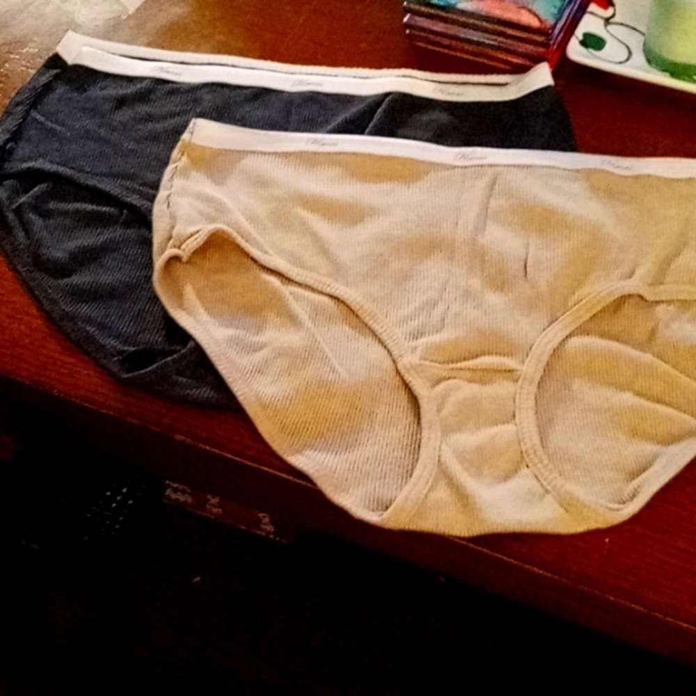 Hanes size 7 panties